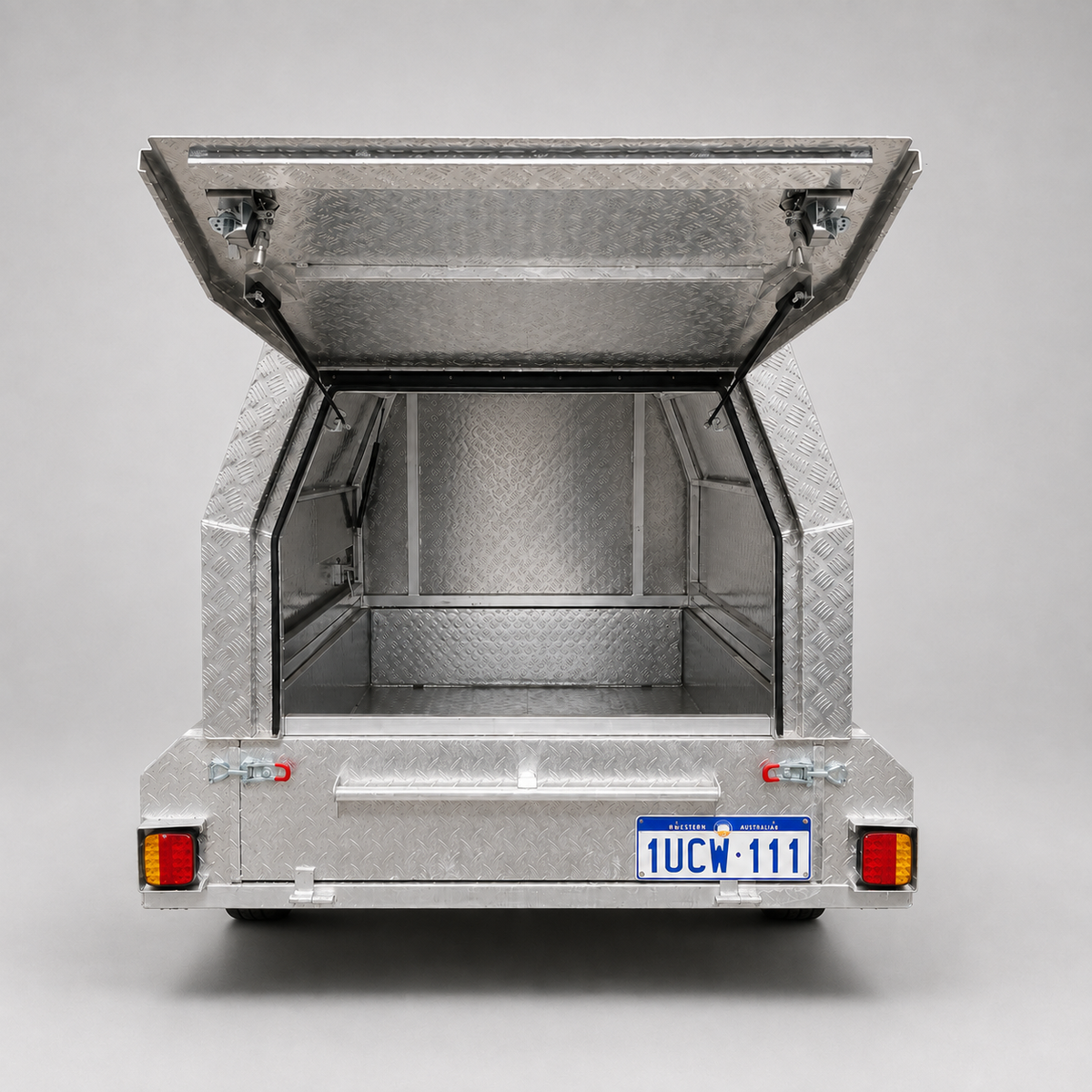 8x5 3-door Tradie Top. Great for tradies looking to transport their goods in a secure, dry environment. aluminium tradie top trailer, aluminium trailer, enclosed trailer, covered trailer, alulminium checkered plate. trailer storage, trailer organisation, trailer additions, trailer compartments