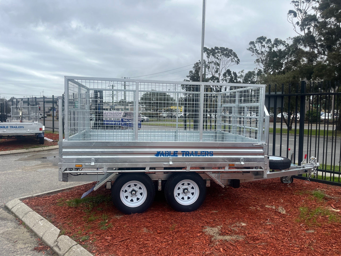 10x7 Flat Top trailer 3.5t (With Fold-down headboard)